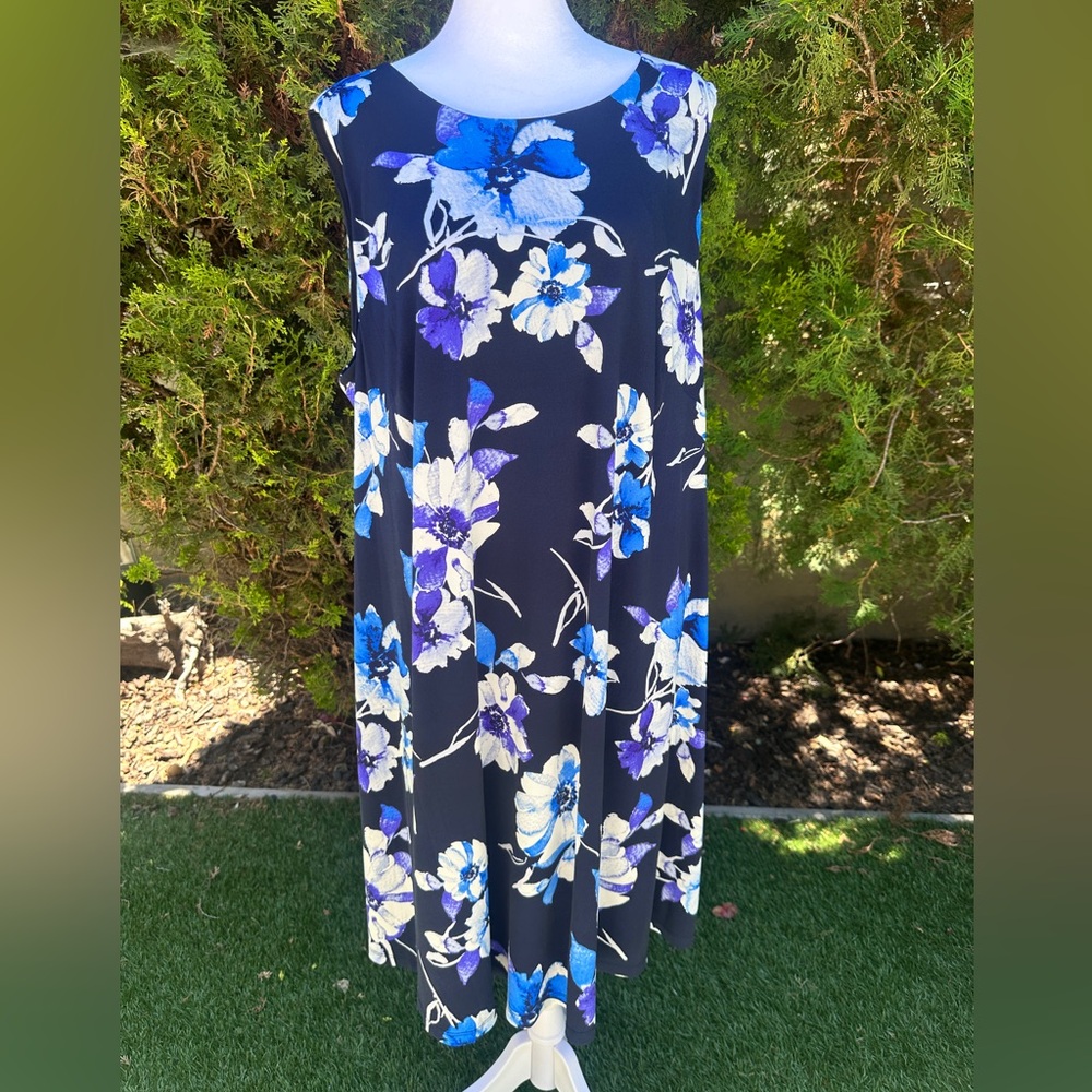 Jessica Howard Navy Blue and White Floral Sleeveless Midi Dress